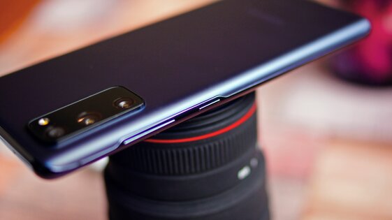 Смартфон, созданный фанатами для фанатов: обзор Samsung Galaxy S20 FE