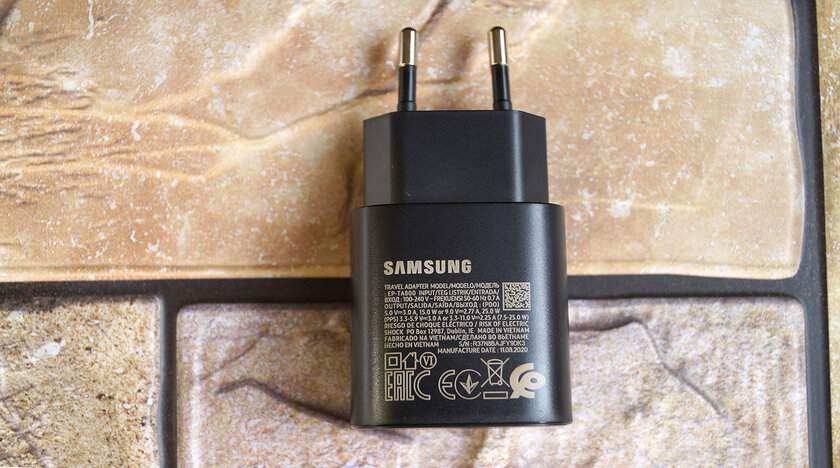 Обзор Samsung EP-P6300: зарядка, которую не смогла сделать Apple