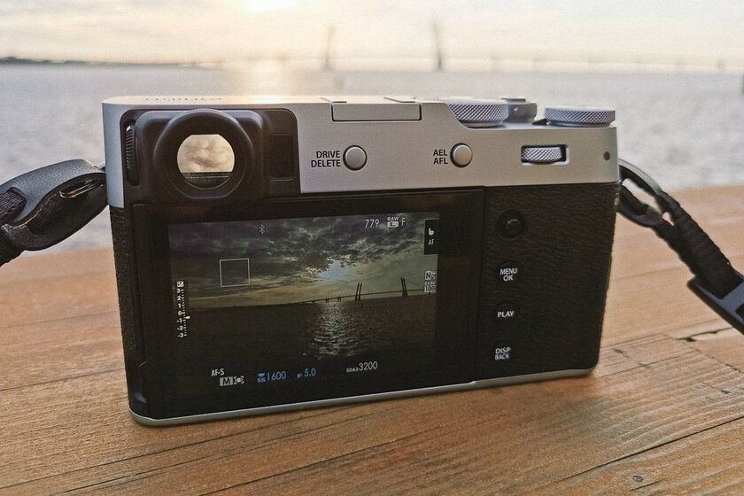 Обзор Fujifilm X100 V: качественное фото и компактность, но низкая автономность