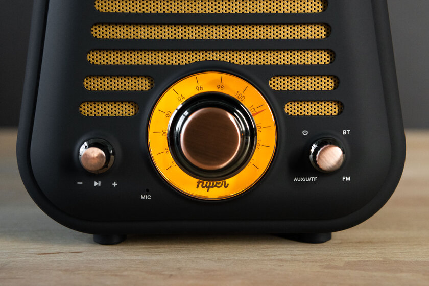 Обзор HIPER Retro L: радиоприёмник в стиле ретро