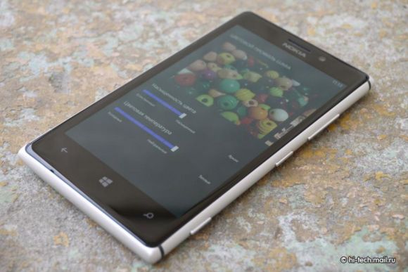 Nokia Lumia 925 начал продаваться в России