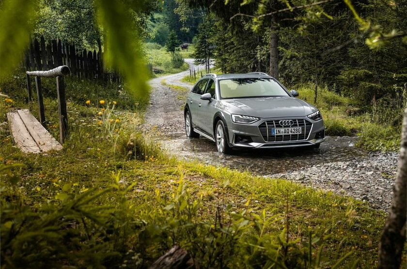 В России начались продажи обновлённой Audi A4 с полностью цифровой приборной панелью