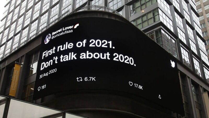 «Если бы 2020‑й был человеком, это был бы мой бывший» и другие постеры-шутки от Twitter