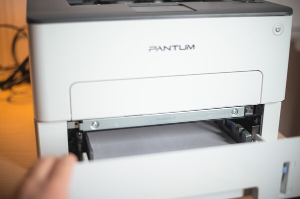 Обзор принтера Pantum P3300DN: картриджи с удобной заправкой