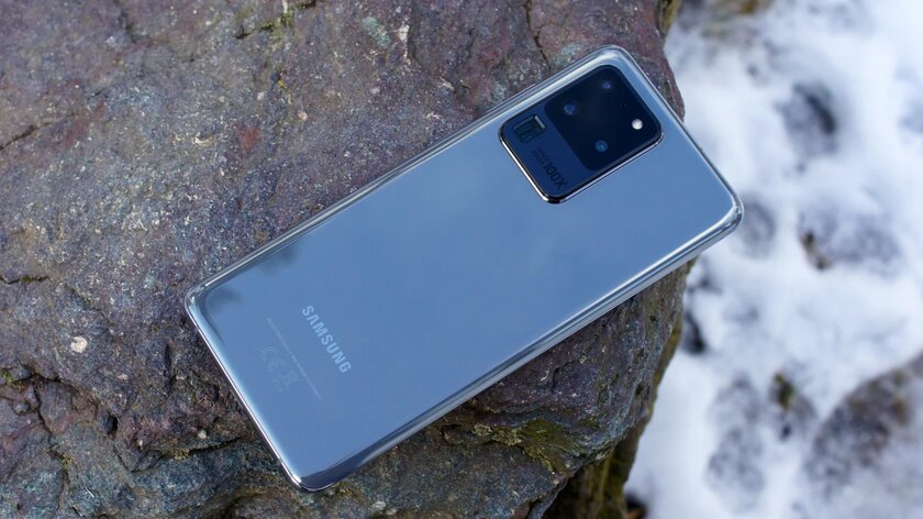 Новые Galaxy S21 или подешевевшие Galaxy S20: чем отличаются эти смартфоны