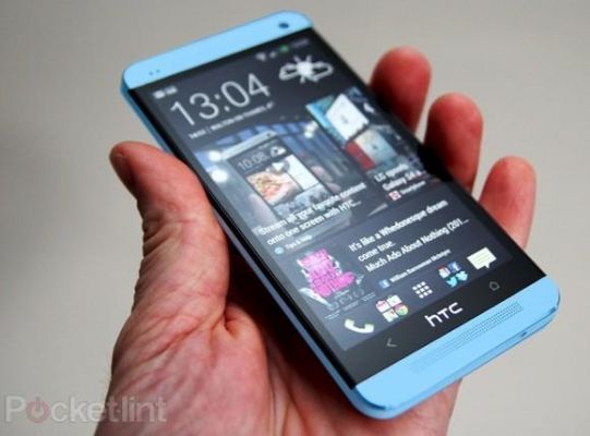 HTC One появится в голубом цвете корпуса