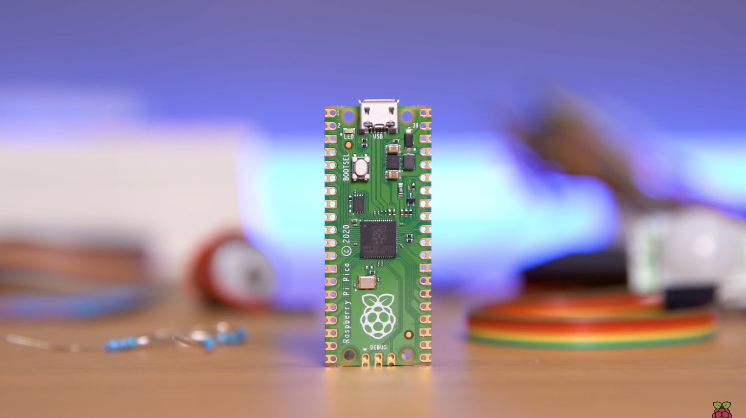 Raspberry выпустила Pi Pico — свой самый маленький компьютер. Он стоит всего 4 доллара