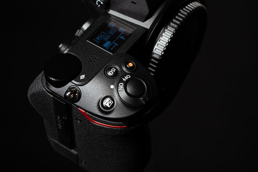 Обзор Nikon Z6 II: верный спутник на каждый день, но с нюансами