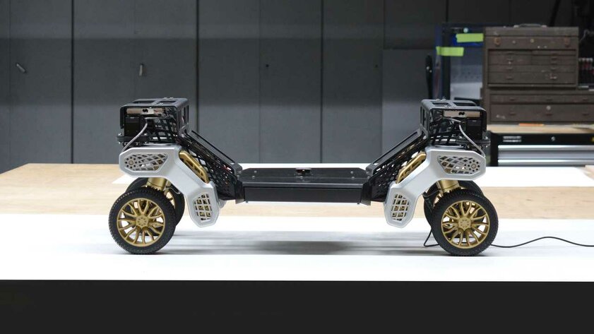 Не зря купили Boston Dynamics: Hyundai представила беспилотный внедорожник-шагоход