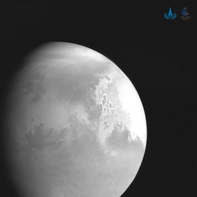 Таким Марс вы ещё не видели: китайский зонд прислал видео с орбиты Красной планеты