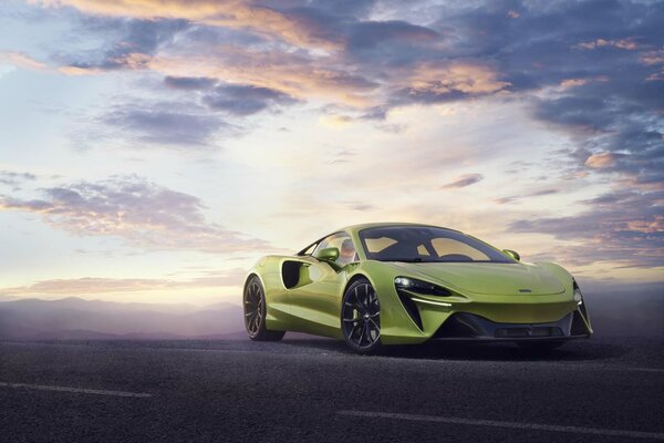 Знакомьтесь, McLaren Artura: невероятный гибридный суперкар, который выйдет в 2022 году