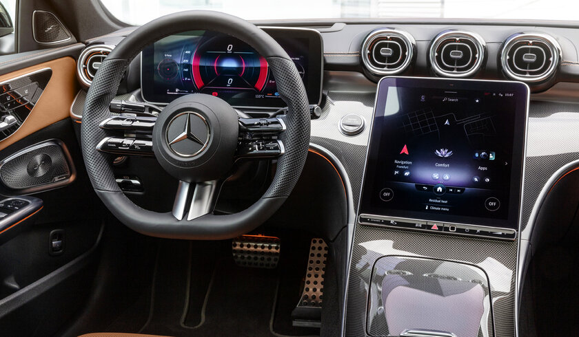 Mercedes-Benz представила новый C-класс: крупный кузов, стильный салон и голосовой помощник