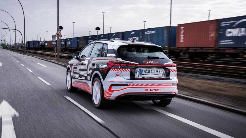 Audi раскрыла особенности Q4 E-Tron до презентации: стильный кузов и дополненная реальность