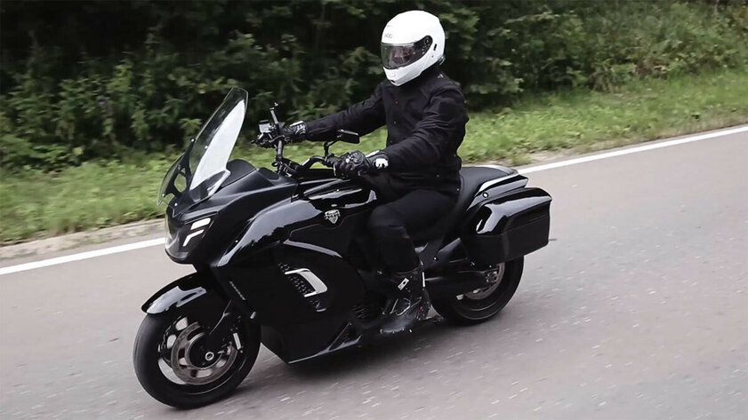 Минпромторг показал прототип нового российского электрического мотоцикла Aurus