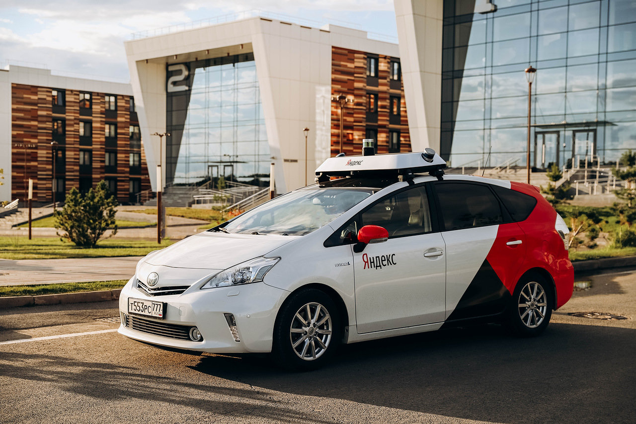 В России начинают тестирование автономных автомобилей без водителя в салоне