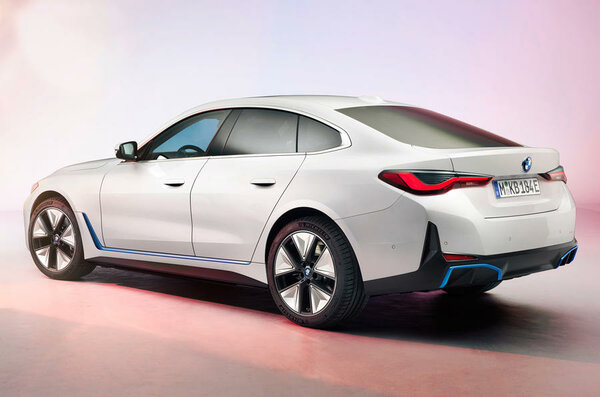 BMW показала новый электрокар i4 2021 года: его продажи начнутся к концу года