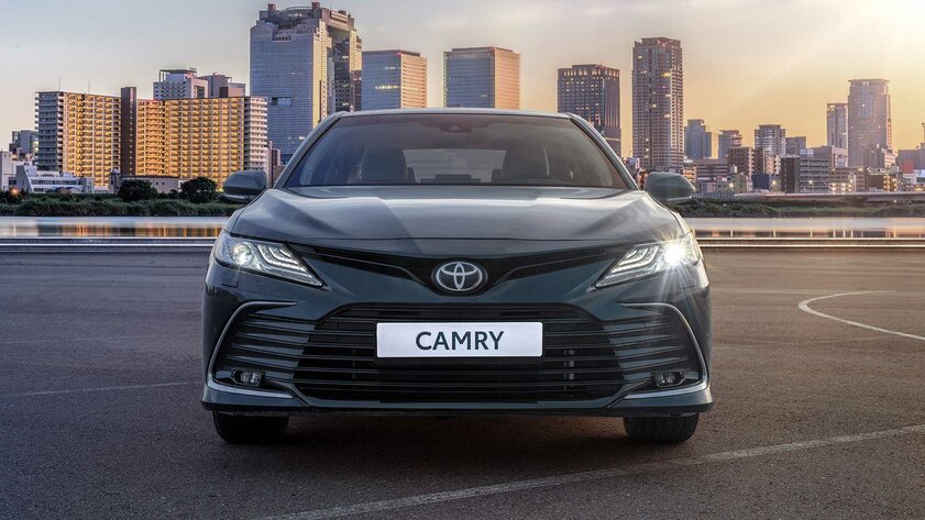 Новая Camry приехала в Россию: Toyota официально объявила о начале заказов