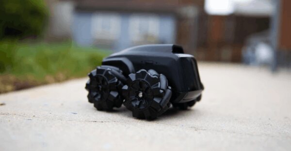 Крошечный беспилотный джип: необычный ИИ-робот для дома стоит как умные часы