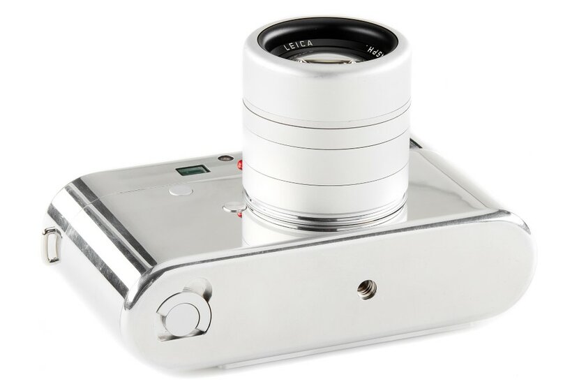 Фотоаппарат Leica с дизайном от Джони Айва продают на аукционе за 0 тысяч