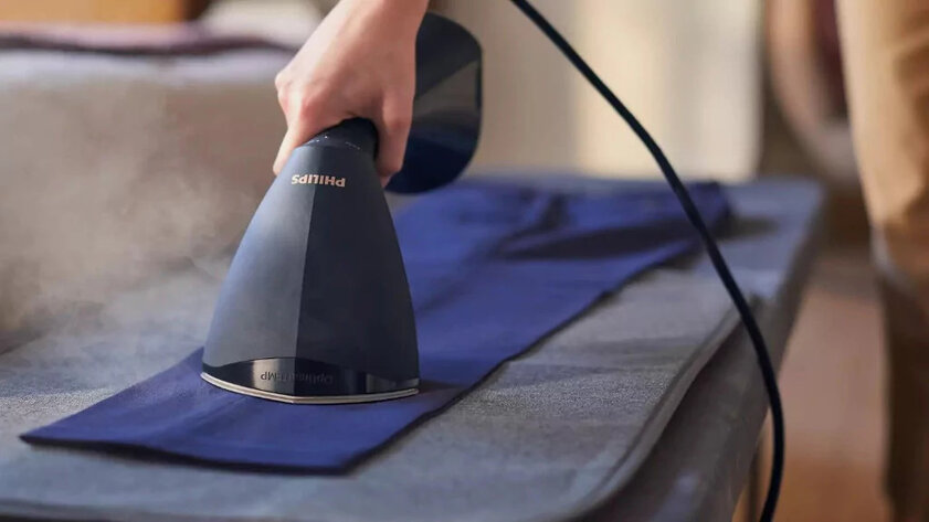 How to choose a garment steamer: the main nuances for a home gadget