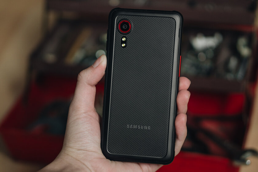 Этот смартфон не боишься уронить. Обзор защищённого Samsung Galaxy XCover 5