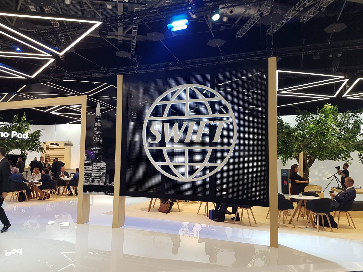 В России создадут свой аналог платежей SWIFT: база для этого уже есть