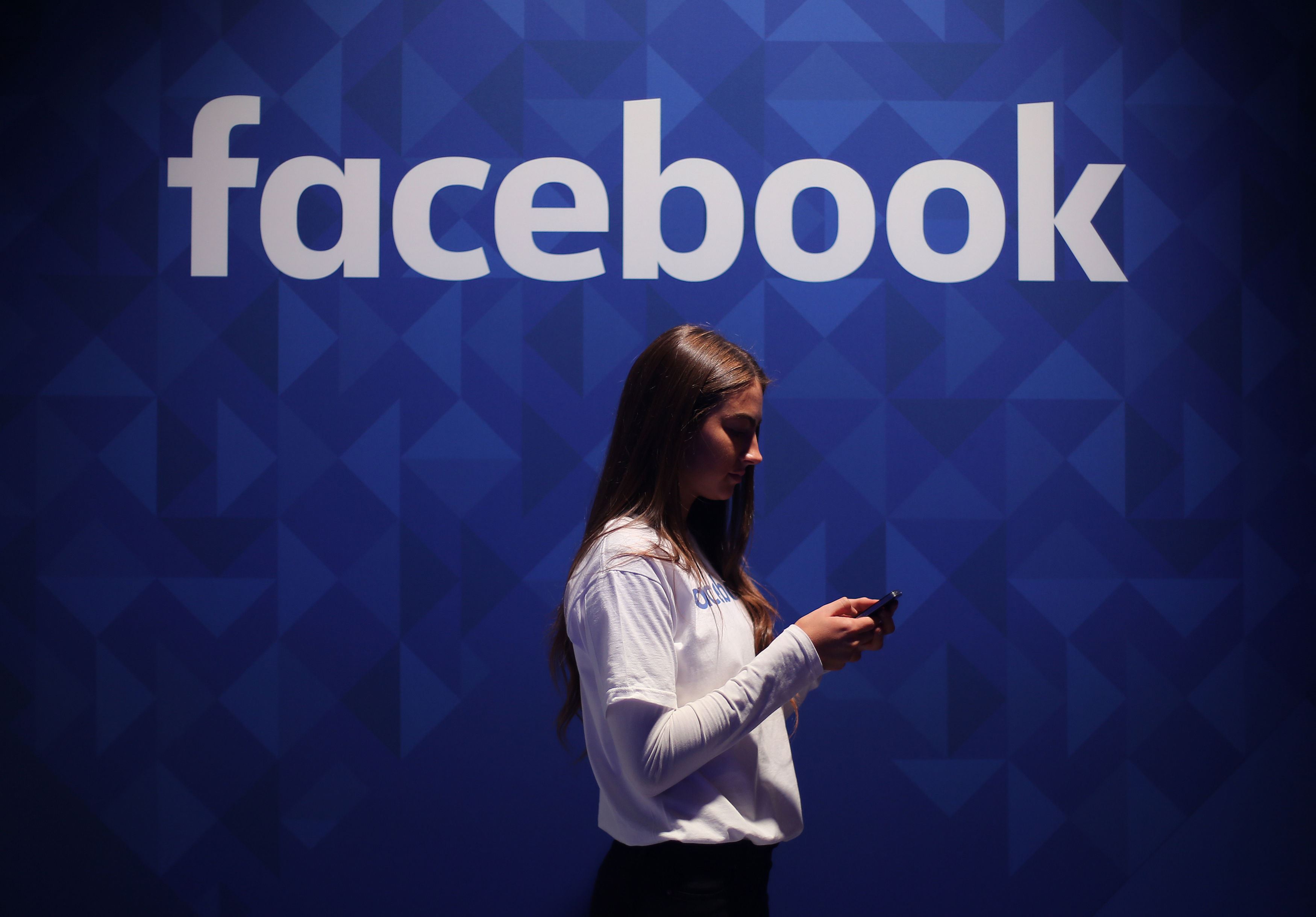 Эксперты Роскачества назвали 5 эффективных способов защитить аккаунт Facebook