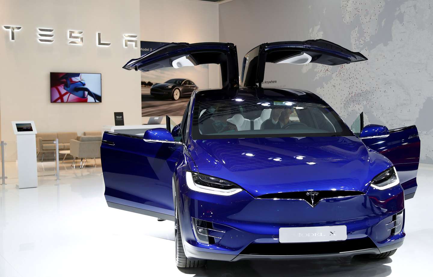 Инженеры Tesla не верят обещанию Илона Маска выпустить автономное авто в 2021 году