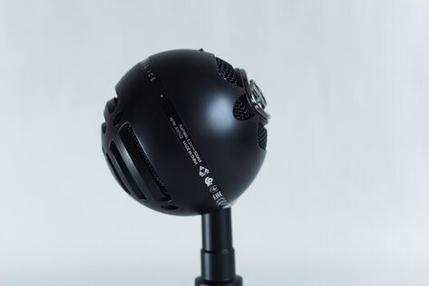 Необычный микрофон для начинающих стримеров: обзор Blue Snowball Black iCE