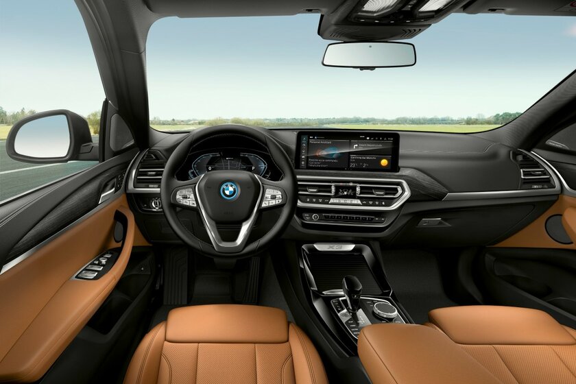 Представлены яркие новинки BMW: пополнение в серии Gran Coupe и продвинутые кроссоверы