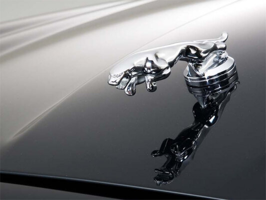 10 самых узнаваемых автомобильных маскотов — фигурок-талисманов на капотах машин — Прыгающий ягуар у Jaguar. 2