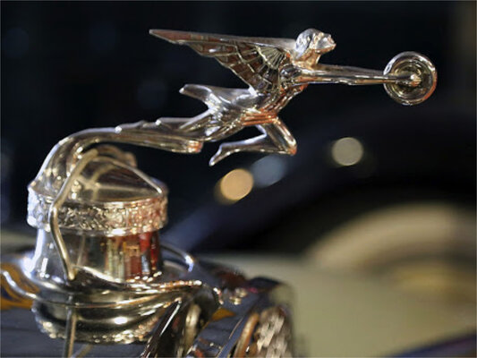 10 самых узнаваемых автомобильных маскотов — фигурок-талисманов на капотах машин — «Богиня скорости» у Packard. 2
