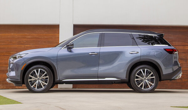 Infiniti QX60 второго поколения стал солиднее и получил автомат вместо вариатора