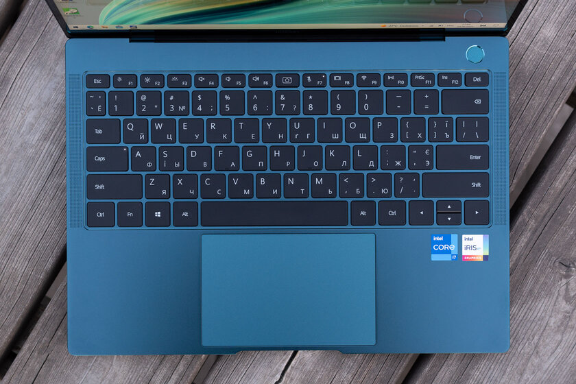 Хитрое охлаждение, тачпад из MacBook и готовность к Windows 11: обзор Huawei MateBook X Pro 2021 — Клавиатура и тачпад. 1