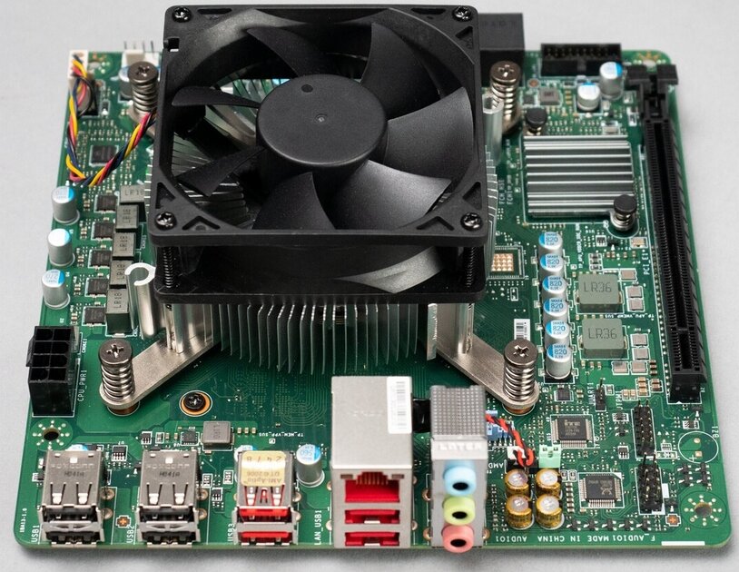 AMD представила комплект для сборки ПК на процессоре от Xbox Series X