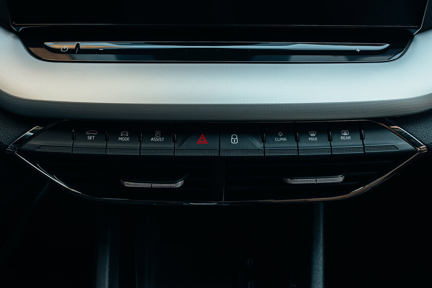 Если бы я покупал автомобиль, то это был бы он. Тест-драйв Skoda Octavia A8 — «Умная» и «красивая» начинка. 23