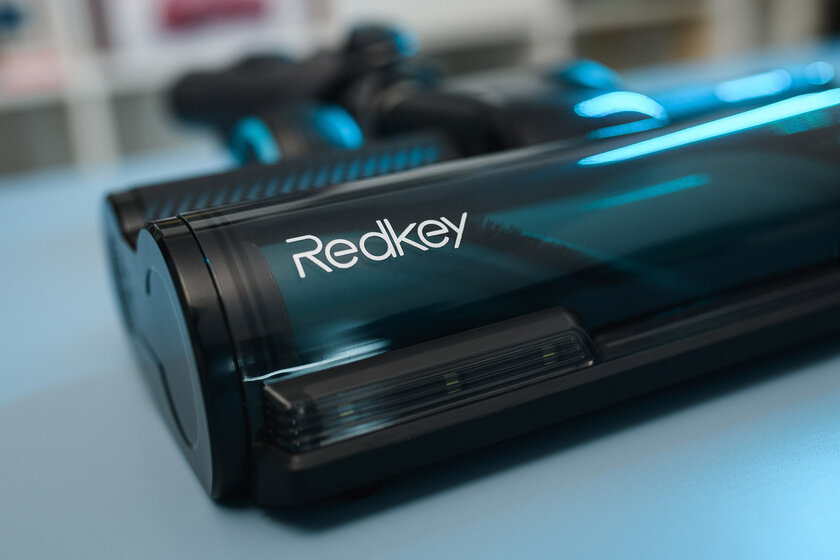 Обзор Redkey F10: беспроводной вертикальный пылесос за разумные деньги