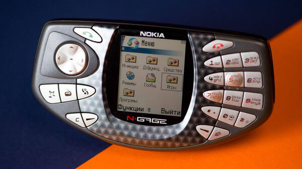 10 легендарных смартфонов Nokia на Symbian. Раньше мобильники были разнообразными