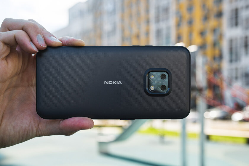 Неубиваемые Nokia возвращаются: первый в России обзор Nokia XR20