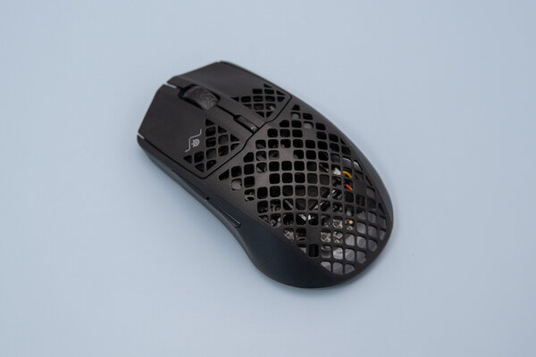 Дырчатый корпус — не элемент дизайна, а гениальное решение. Обзор SteelSeries Aerox 3 Wireless