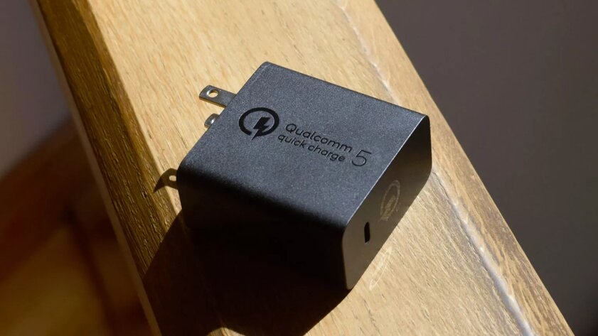 Тестируем Quick Charge 5 — новый стандарт УМНОЙ зарядки действительно щадит батарею