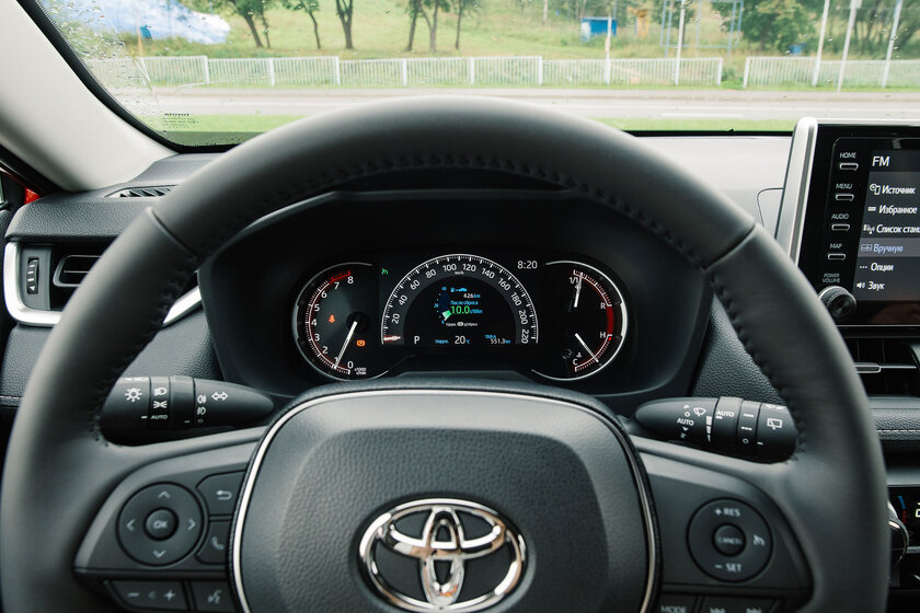 Бестселлер от Toyota, но есть вопросы. Тест-драйв RAV4 (2020) — Внутренний мир. 36