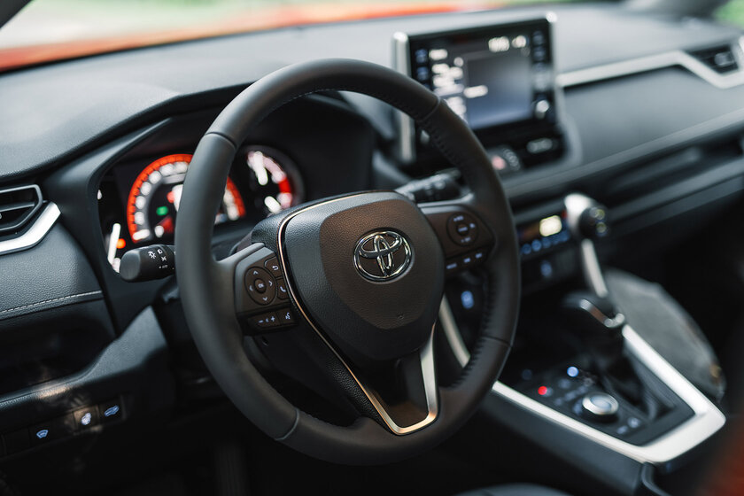 Бестселлер от Toyota, но есть вопросы. Тест-драйв RAV4 (2020) — Опыт вождения. 1