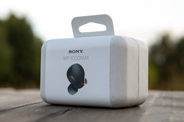 Если нужны наушники с шумодавом, то только такие. Обзор Sony WF-1000XM4 — Распаковка. 1