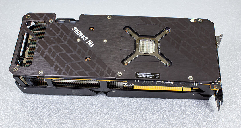Обзор ASUS TUF Radeon RX 6800 XT OC: хороший вариант для тех, кто к нему готов — Упаковка, внешний вид. 7