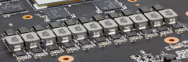 Обзор ASUS TUF Radeon RX 6800 XT OC: хороший вариант для тех, кто к нему готов — Особенности конструкции. 6