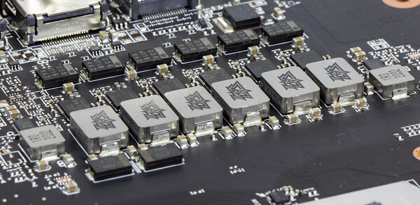 Обзор ASUS TUF Radeon RX 6800 XT OC: хороший вариант для тех, кто к нему готов — Особенности конструкции. 7