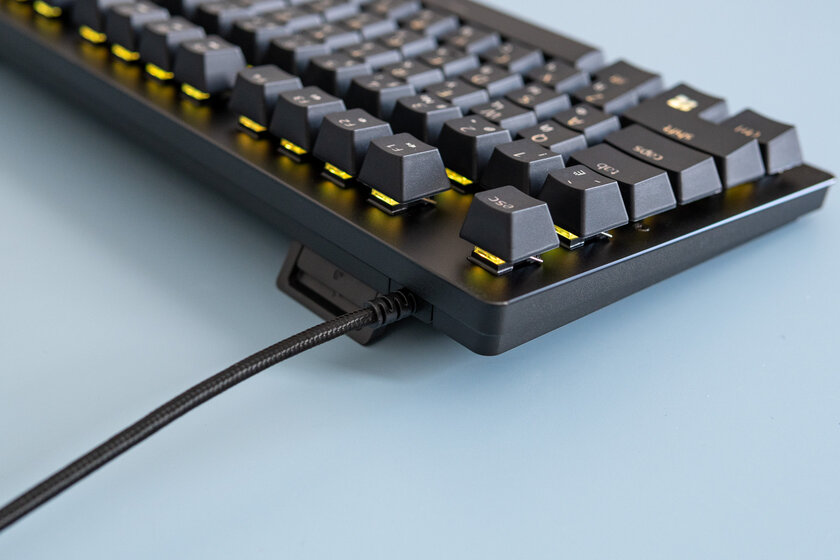 Эту клавиатуру можно (и нужно!) кастомизировать. Обзор Razer Huntsman V2 TKL — Внешний вид и удобство. 2