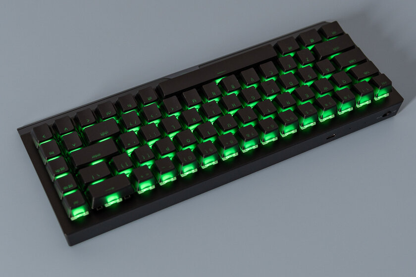 «Невидимые» клавиши и 65% от полноформатной клавиатуры. Обзор Razer BlackWidow V3 Mini — Колпачки с фантомной гравировкой. 3
