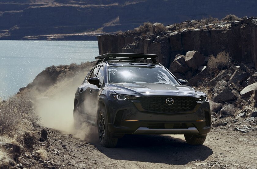 Компактный кроссовер для путешествий с огромной панорамой: Mazda представила CX-50